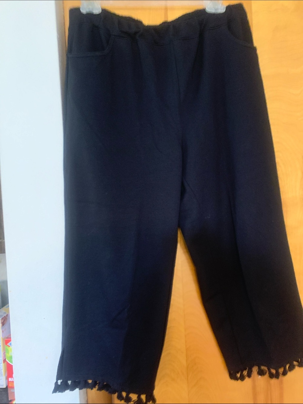 Black capris. Blue tote 1